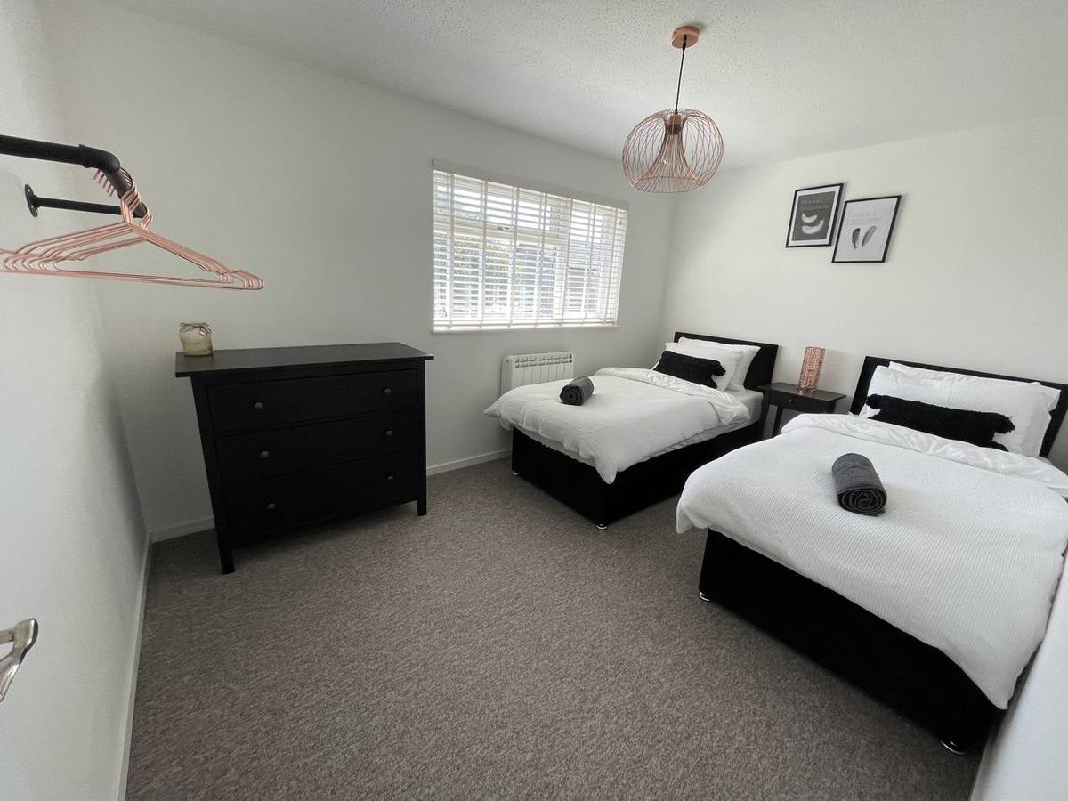 Twin room with two single beds